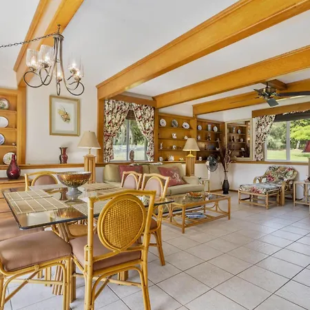 Hale Kamaoa Naalehu Villa